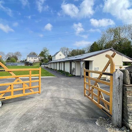 Apartamento The Old Mountain Stables Caerllwyn Ganol Farm Newport  Exterior foto